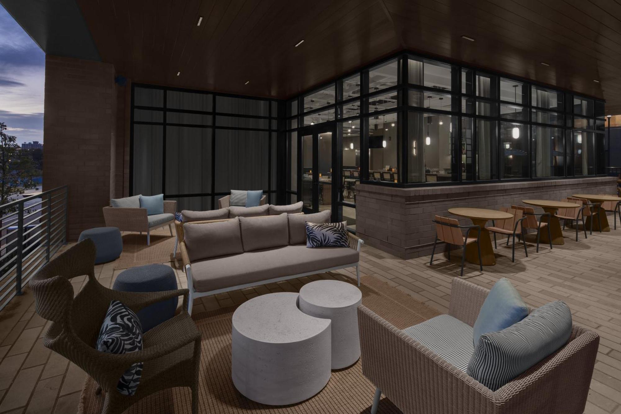 Отель Hyatt House Raleigh Downtown/Seaboard Station Экстерьер фото
