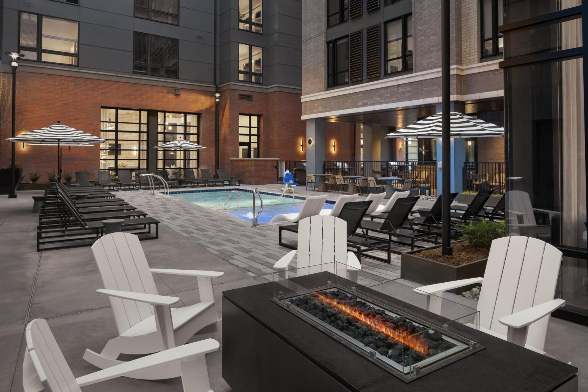 Отель Hyatt House Raleigh Downtown/Seaboard Station Экстерьер фото